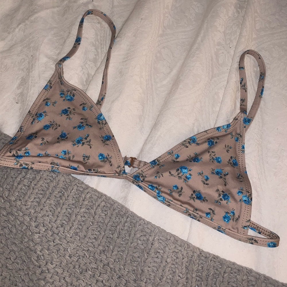 Frankie’s Bikinis Sandy Top